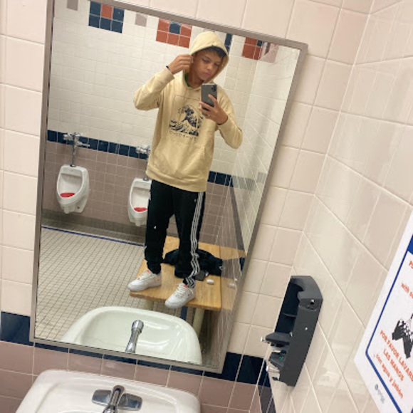 Meet your Posher, Kevin - Picture 1 of 1